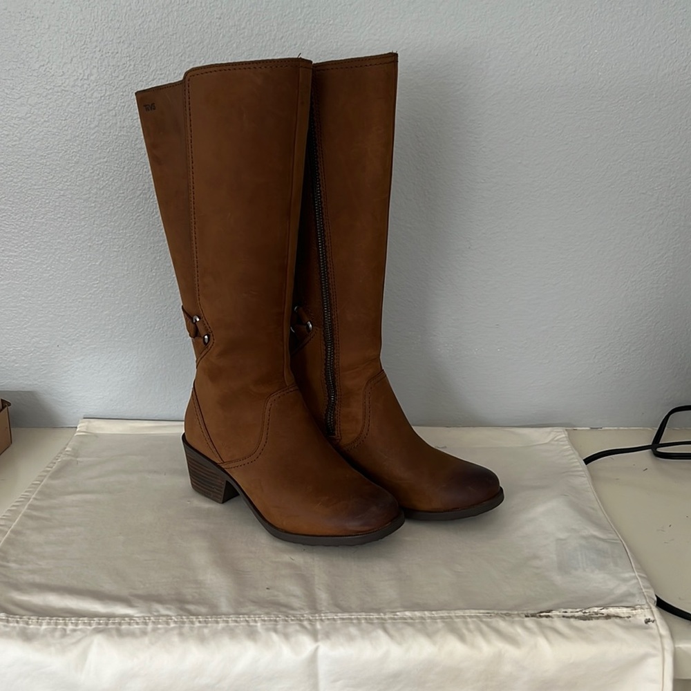 Teva Foxy boots